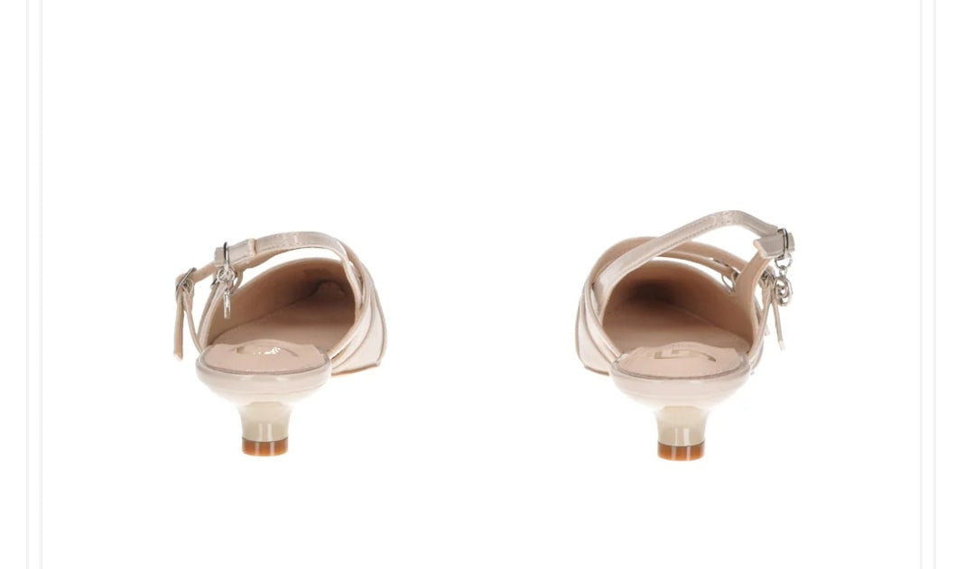 Sandalo punta chiusa beige