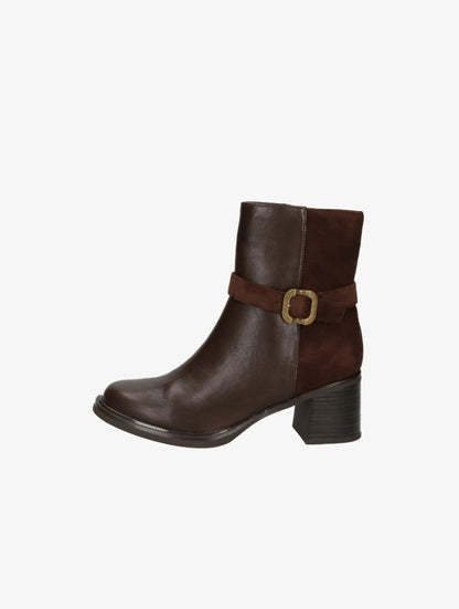 Stivaletto marrone Gold and Gold GY507 con cinturino e fibbia oro