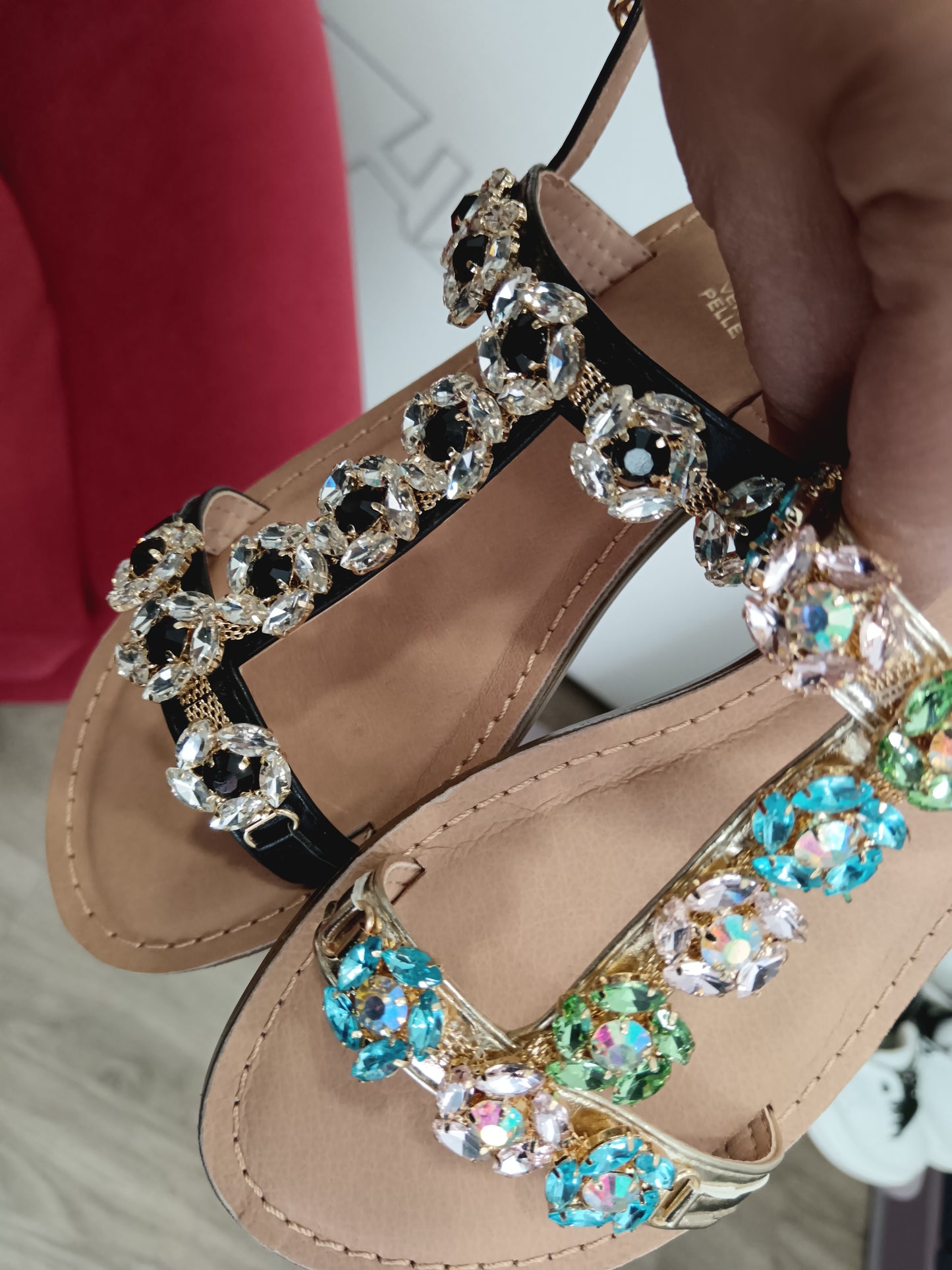 Sandali pietre fiori