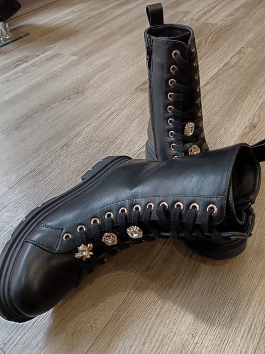 Anfibio com accessorio