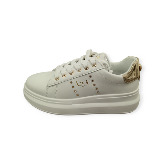 Sneakers con perla