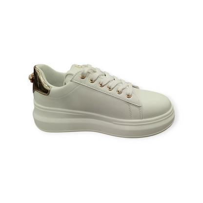 Sneakers con perla