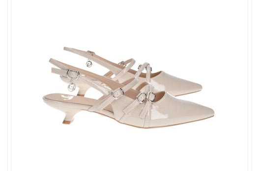 Sandalo punta chiusa beige